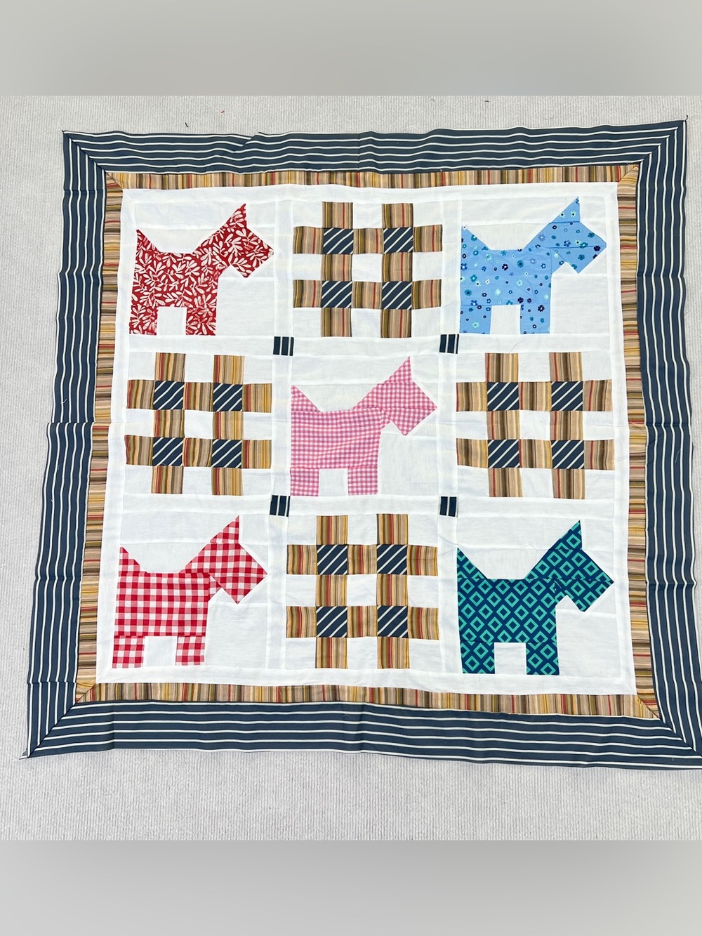 Scottie's Plaid Promenade Patchwork Quilt Top 47x47" Pieced~BABY/BED/Wall Dec